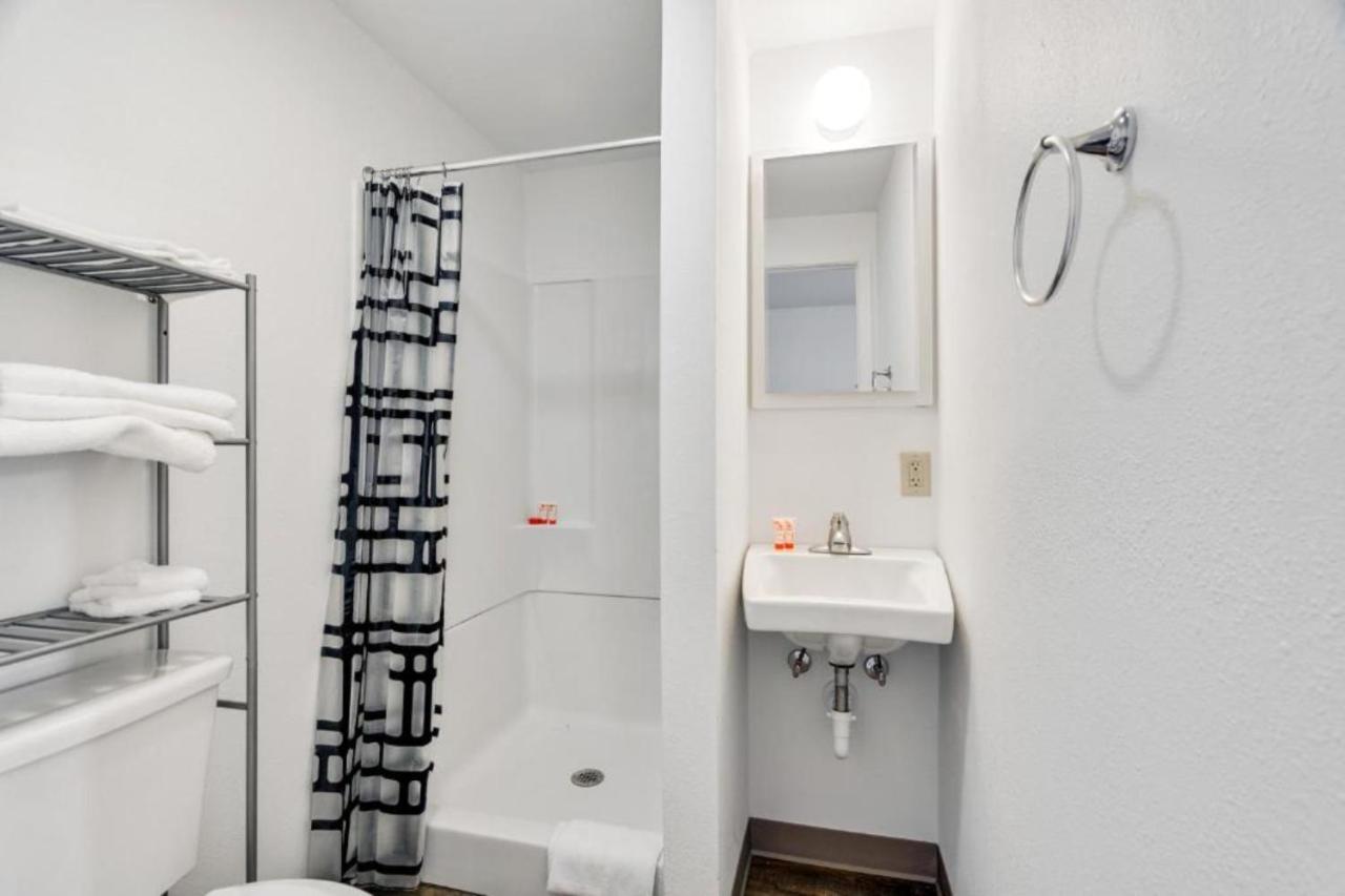 The Resource Inn -Big Lake Tx エクステリア 写真
